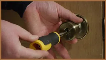 City Locksmith Shop Hamden, CT 203-433-3442 - 15-unlock-door